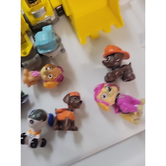 Mixed Lot of PAW PATROL Action Figures & Vehicles cake toppers etc.. - Picture 9 of 13